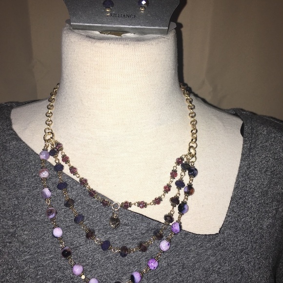 Hannah Necklace and Earrings set - Picture 2 of 6